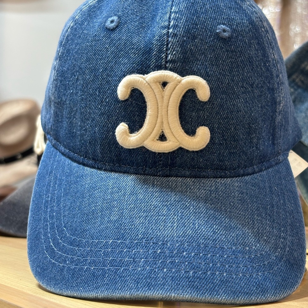 Stylish Denim Caps with Embroidered Logo - Picture 2 of 4